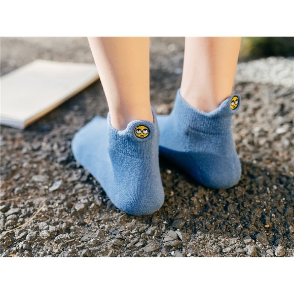 Emoji 😂 😍😘🙄️😊XOXO SOCKS(6 pairs) - Picture 3 of 8